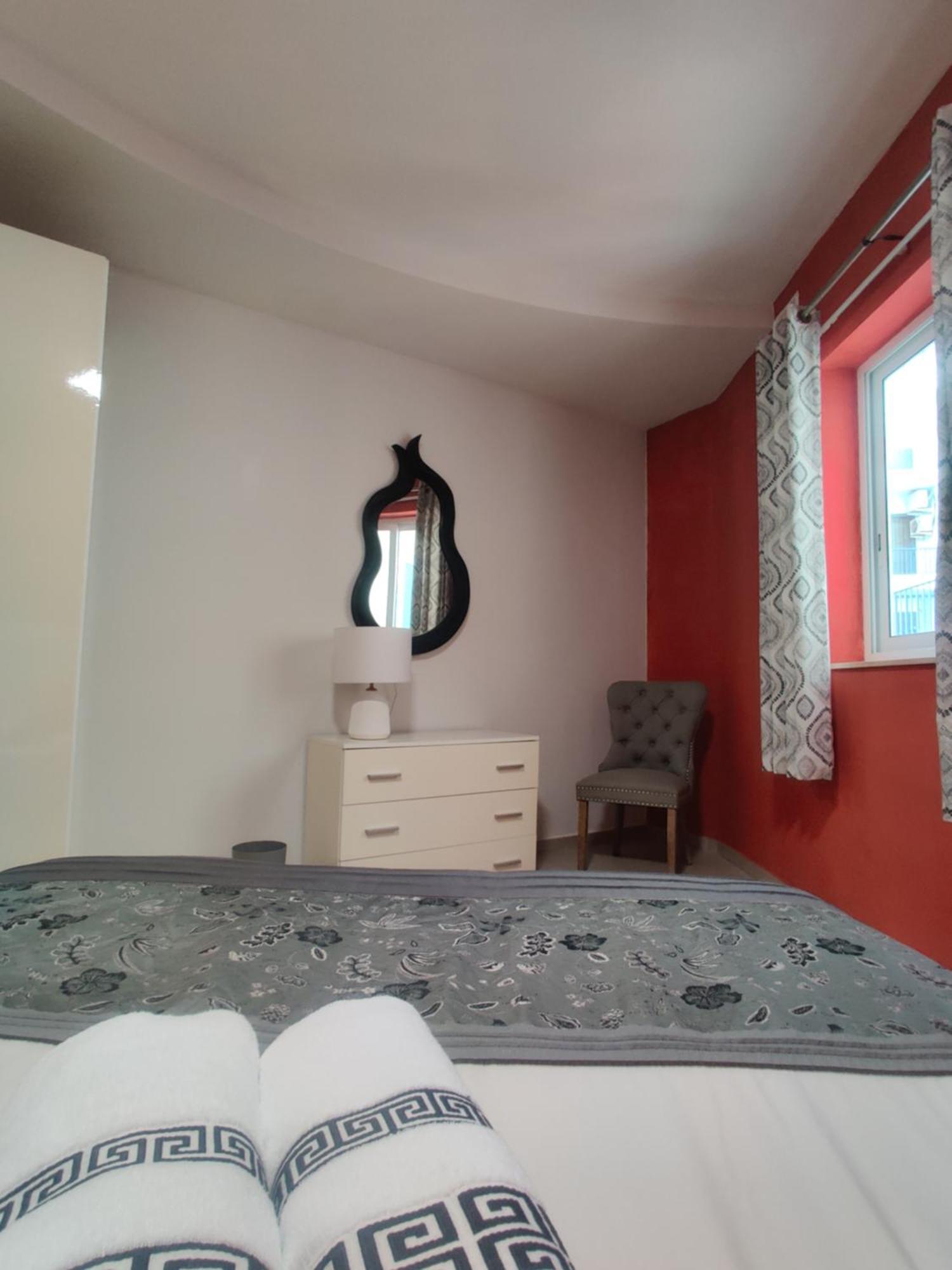 Depiro Point Deluxe - Modern, Designer Apartment 2 Minutes Away From Popular Sliema Seafront Exterior foto