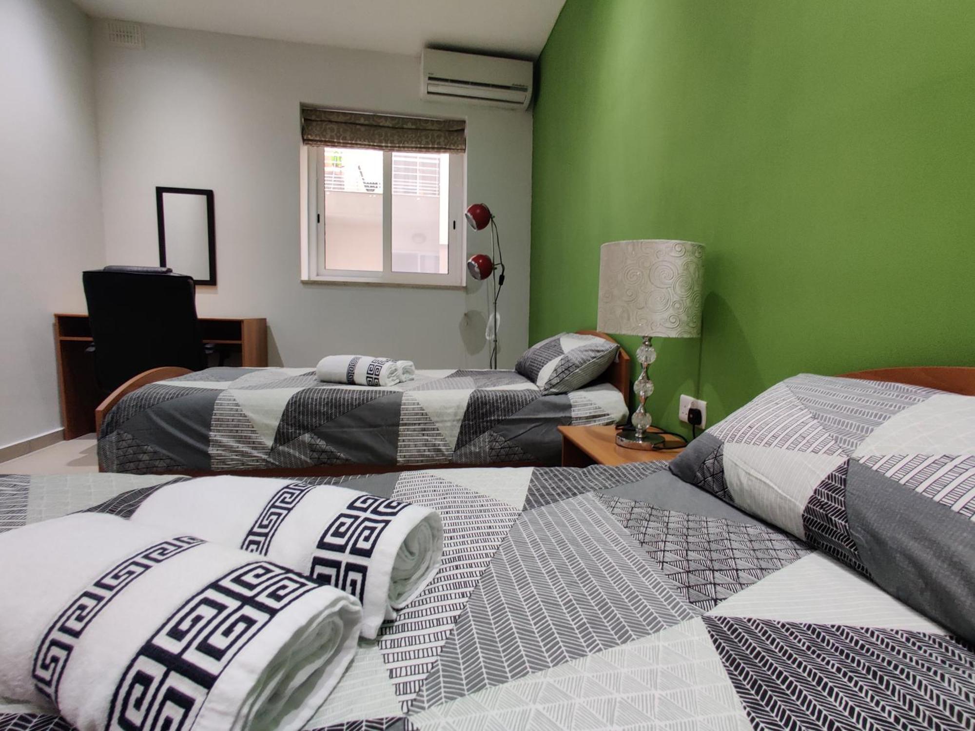 Depiro Point Deluxe - Modern, Designer Apartment 2 Minutes Away From Popular Sliema Seafront Exterior foto